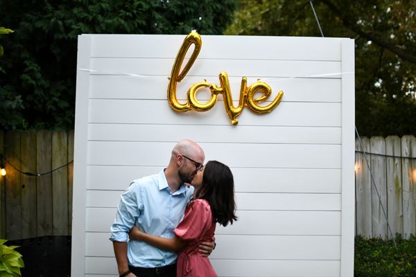 TimelessShiplapPhotoBackdrop_SpeasWedding