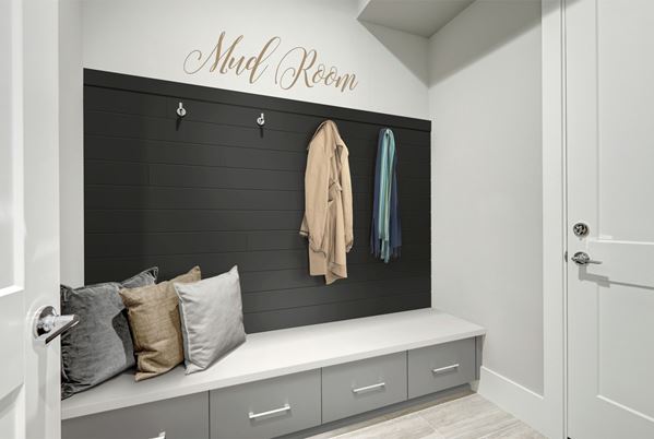 Nickel Gap_Midnight Black 1x6_MudRoom