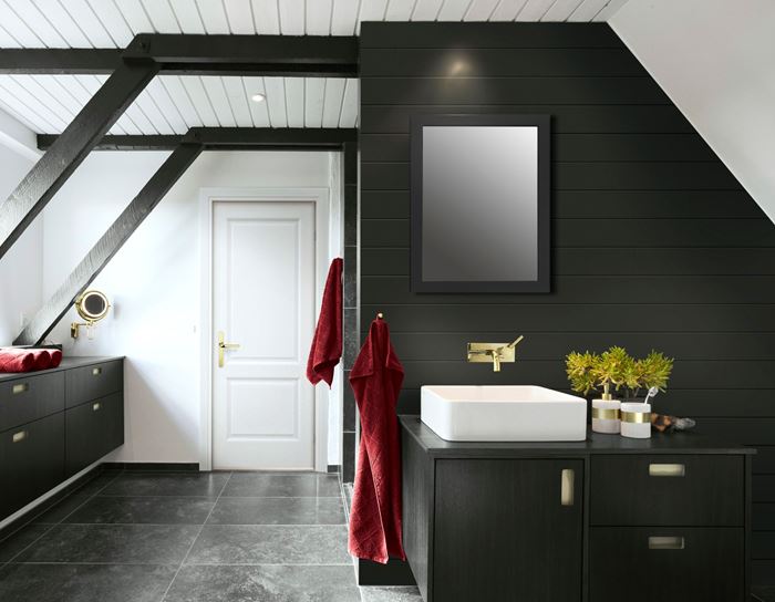 Nickel Gap_Midnight Black 1x8 Bathroom