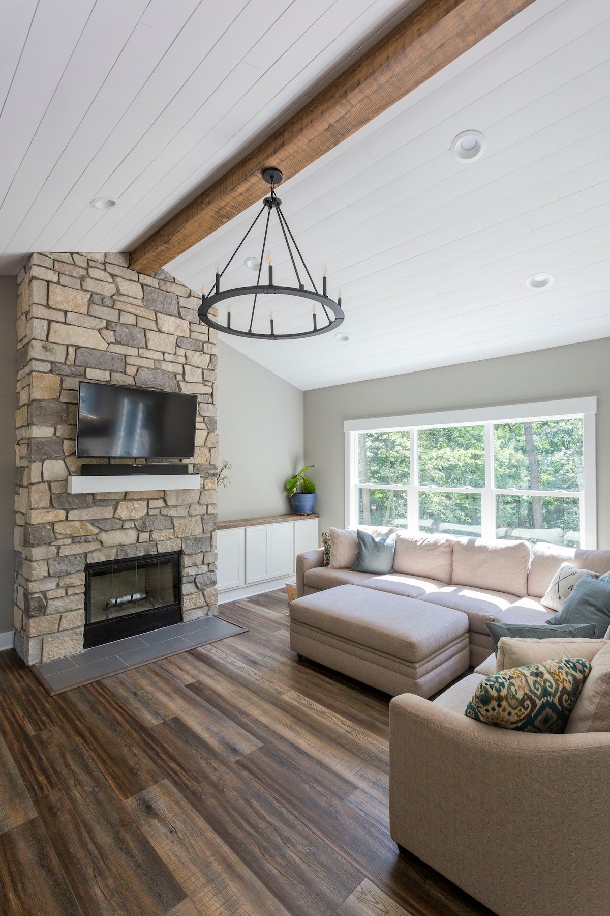 Edge-TimelessFarmhouseWhite--Alyssaceilinglivingroom
