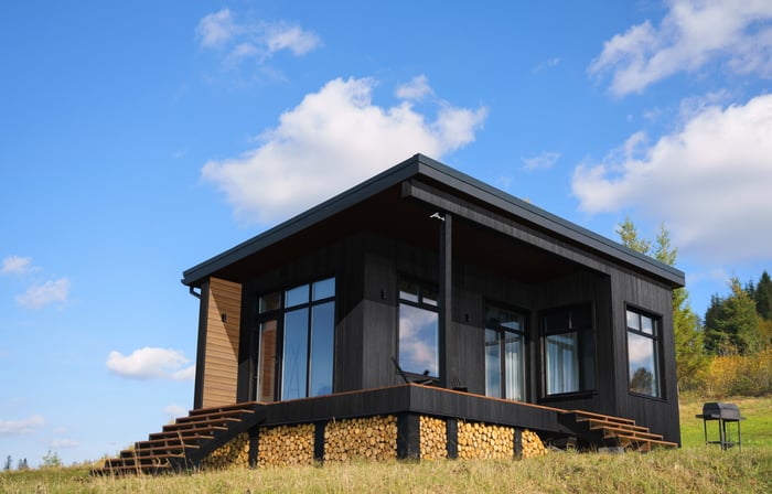 Edge-ForgeWood-Coal-Tungsten-Lifestyle