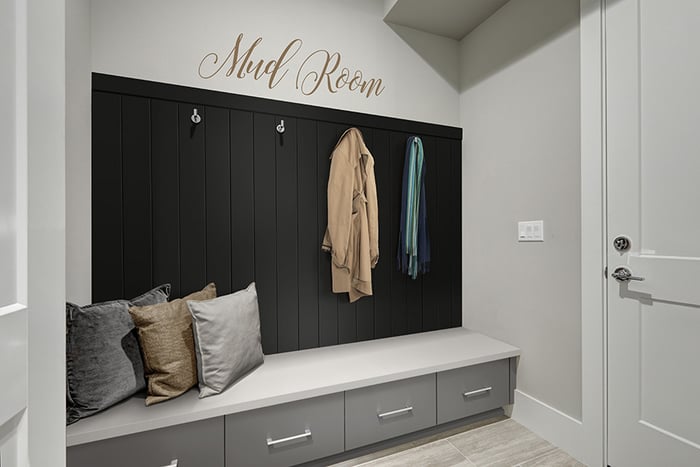 #12SolidBlack6VerticalMudRoom2