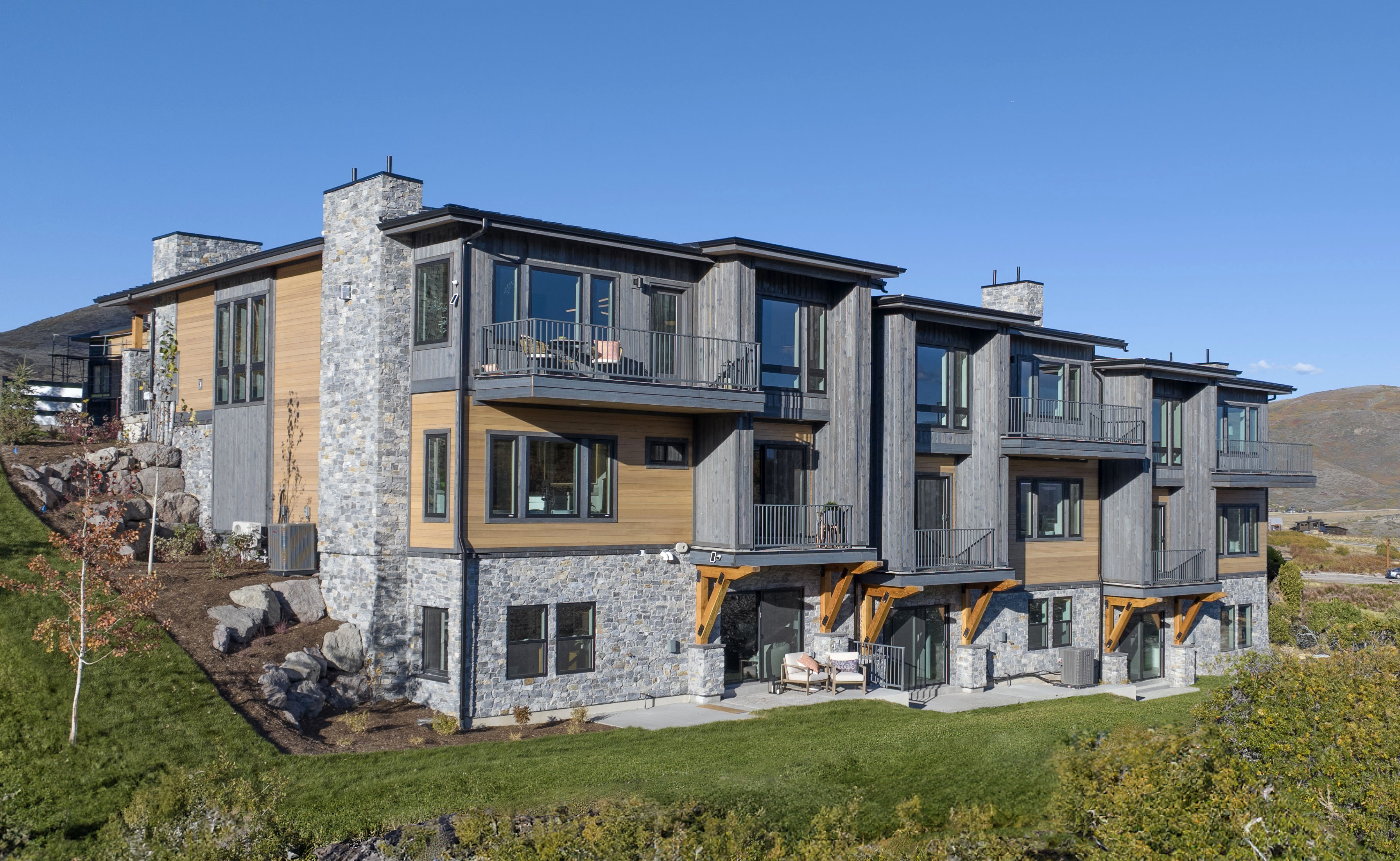 TM-SageHenVGHemlockBigSkySiding-crop (1)